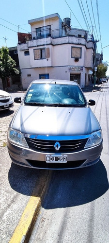 Imagen 2 de 12 de Renault Logan 2013 1.6 Pack Ii 90cv
