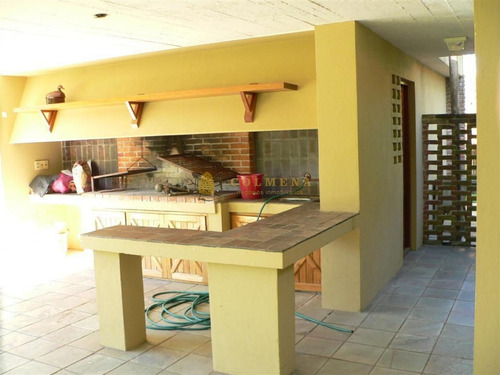 Casa En Mansa, 4 Dormitorios *- Ref: 4229