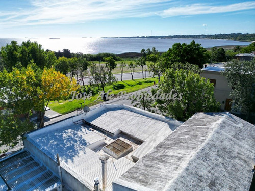En Venta Casa Con Vista Al Rio De La Plata, Colonia