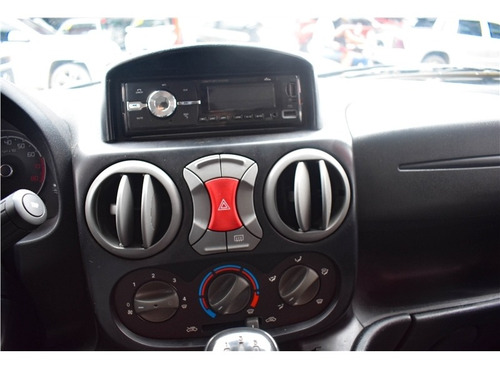 Imagem 8 de 15 de Fiat Doblo 1.8 Mpi Essence 7l 16v Flex 4p Manual