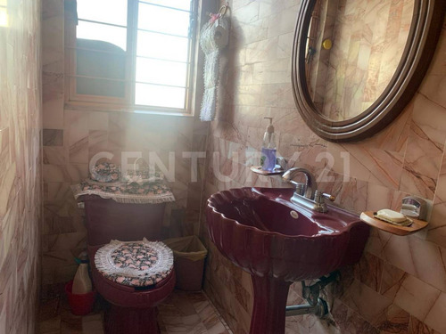Casa Con Terreno En Renta, San Pablo Tepetlapa, Coyoacán