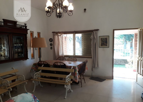 Venta De Casa En Merlo, Excelente Ubicación