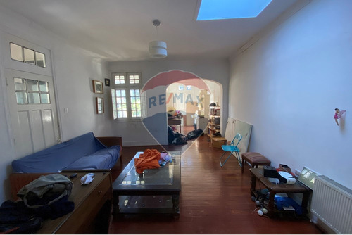 Casa De Dos Pisos Con Piscina En Ñuñoa