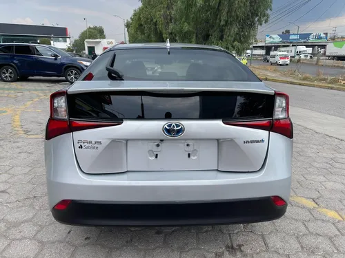 Toyota Prius 1.8 Premium Cvt