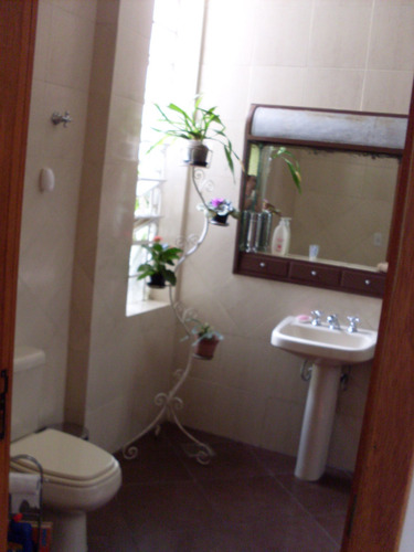 Casa Em Rio Branco Com 4 Dormitórios - Pj3032
