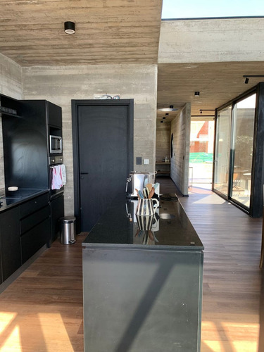 Casa A La Venta Con Vista A La Laguna De En El Barrio Riberas, Puertos Del Lago, Escobar