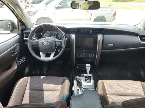 Imagem 8 de 13 de Toyota Sw4 2.7 Sr 7l 4x2 (aut) (flex)