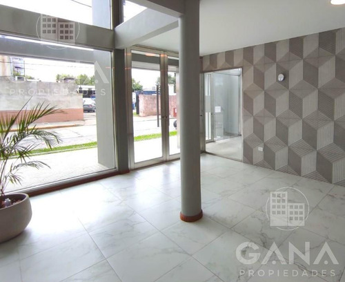 Venta De Departamento En San Lorenzo Comodo Loft Balcon Al Frente. Posibilidad De Cochera.