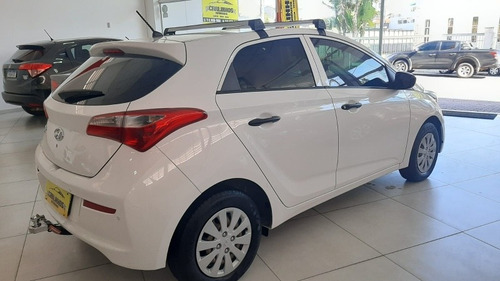 Imagem 12 de 15 de Hyundai Hb20 2017 1.0 Comfort Flex 5p