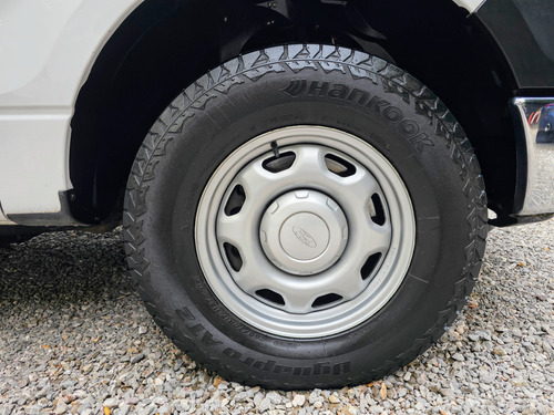Ford F-150 5.0l Xl Cabina Y Media 4x2 Mt