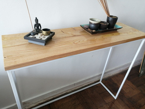 Imagen 1 de 3 de Mesa De Arrimo Madera Nativa Castaño Con Base Metal