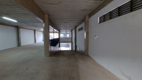 Imagem 5 de 15 de Excelente Galpão De 1000m² No Jd. Aeroporto / Campo Belo - Rr4798