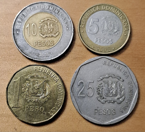 República Dominicana X 4 Monedas Incluye 25 Pesos 2005. 