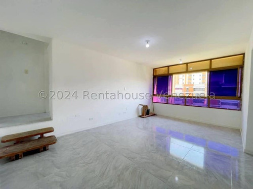 Apartamento En Alquiler En Zona Céntrica Cerca De La Clínica Lugo En Los Caobos 24-21286 Holder