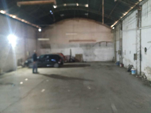 Imagen 2 de 10 de Venta Galpón En Barrio Altamira, Calle Obispo Maldonado