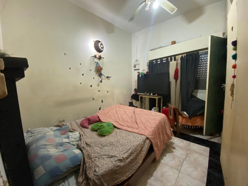 Casa En Una Sola Planta A Metros De Acceso Oeste.