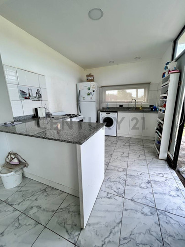 Casa En Venta En Brandsen