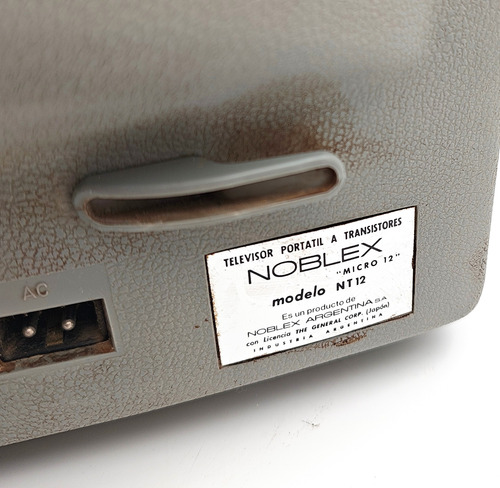Televisor Tv Portatil Retro Noblex Micro 12 A Transistores (Usado)