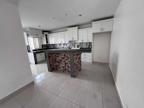 Casa En Alquiler Ubicada En Las Palmas, La Romana