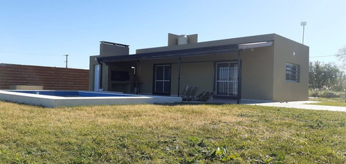 Imagen 1 de 1 de Venta De Casaquinta! Calle 130 Y 35. U$s 70.000