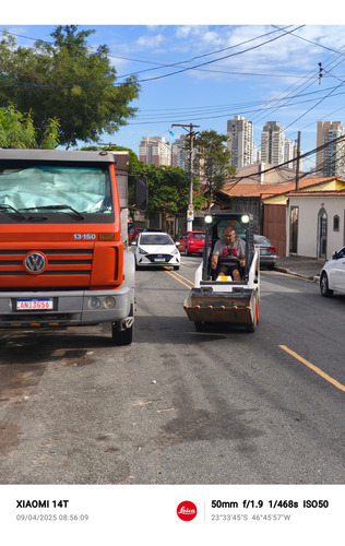 Mini Carregadeira Bobcat S70 , A Menor Carregadeira