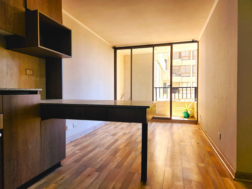 Arriendo Depto 2d Con Gc Incluidos/e Central (83499)