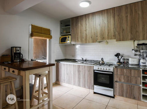 Casa 3 Dormitorios 220 M2-juan D. Perón 379-funes | Venta