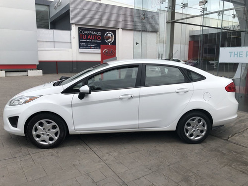 Imagen 10 de 15 de Ford Fiesta 4 Puertas
