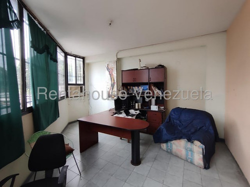 Jv Local En Alquiler Ubicado En Esquina Con Amplios Espacios Para Tu Emprendimiento Centro De Guacara