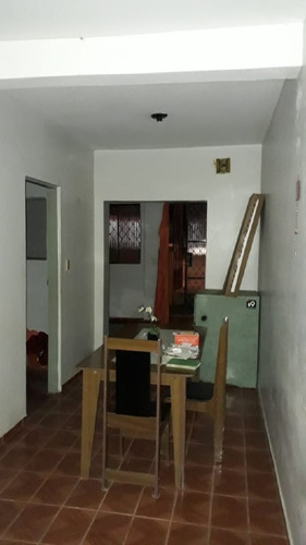 Imagem 3 de 10 de Casa 2 Pavimentos Na Av.itabuna - 749