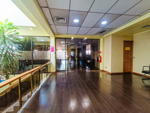 Increible Edificio De 2 Pisos De Oficinas!!