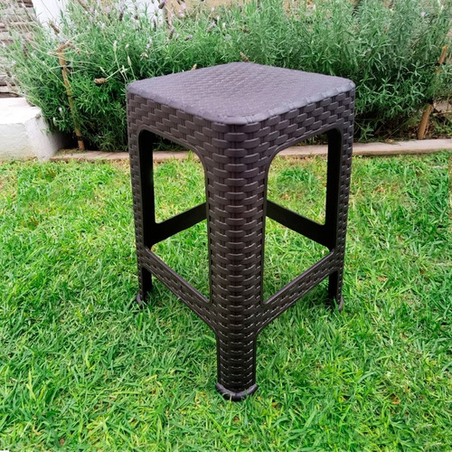 Imagen 2 de 8 de 4 Bancos De Plástico Tipo Rattan Para Jardín O Casa