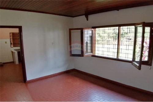 Vendo Casa De 4 Habitaciones Y 3 Baños.