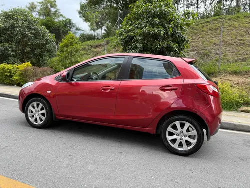 Mazda 2 2010