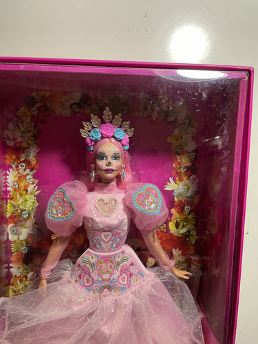 Set 1 Barbie Día De Muertos 2023 Y 1 Barbie Pink Magnolia (Usado)
