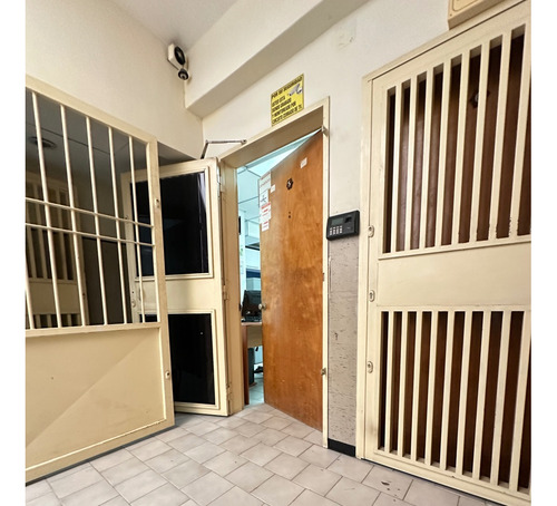 En Venta Edificio Comercial En El Corazón De Guarenas. Kn