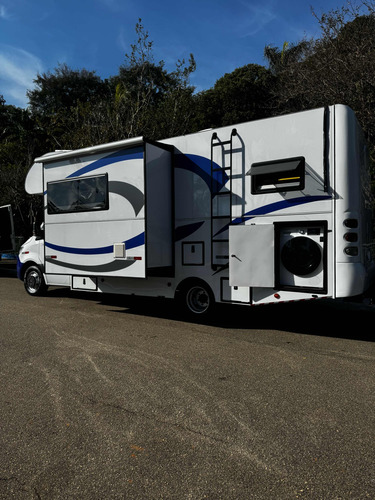 Motorhome Sprinter517 2024 Para 6pessoas Viajando E Dormindo
