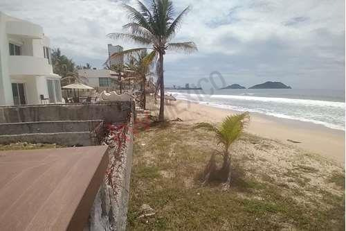 Imagen 9 de 16 de Único Terreno Habitacional A Pie De Playa En Mazatlán