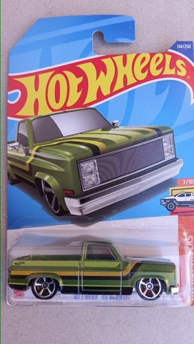 Hot Wheels 83 Chevy Silverado Verde