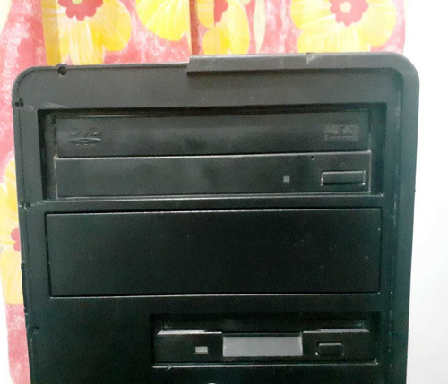 Desktop Servidor Dell Sc440 Funcionando Com 150 Mb Memoria.