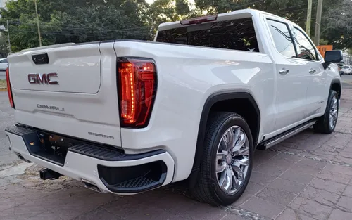 GMC Sierra 6.2 V8 Denali