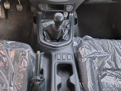 Nissan Frontier 2.5 Se Dc 4X2 Mt