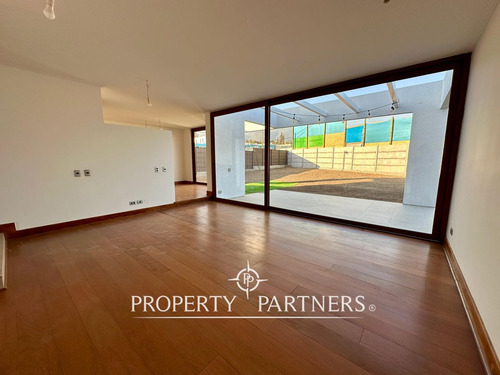 Casa Mediterránea En Condominio Recién Entregada A...