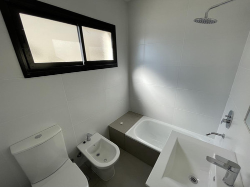 Venta Departamento 2 Amb. Al Fte. En Haedo A Estrenar