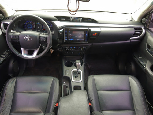Imagem 8 de 11 de Hilux 2.8 Tdi Srv Cd 4x4 (aut)