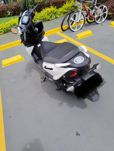 Suzuki Avenis Modelo 2025, 125cc, 4200 Km