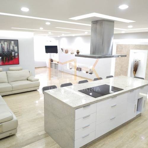 Imagen 2 de 10 de Urbanización La Floresta, Las Delicias Maracay / Mk Inmobiliaria 04145865382