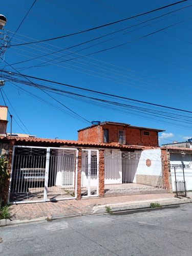 Lisbeth Garcia Vende Casa En La Urb. Villas De Aragua