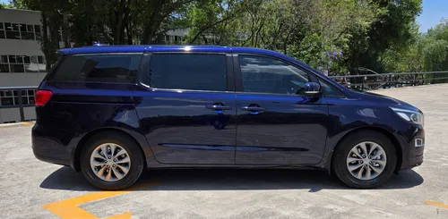 Kia Sedona 3.3 V6 Lx At