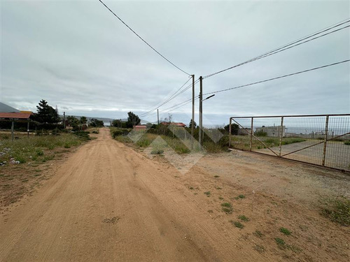 Sitio Con 2 Cabañas Alajadas, En Venta En Guanaqueros